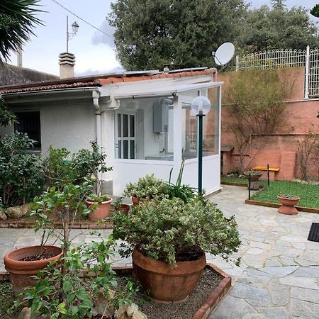 Resort Dependance Di Villa Rosa Maria Savona Exterior foto